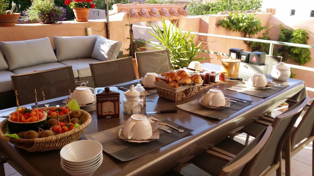 Les Portes Du Soleil Bed and Breakfast Capestang Esterno foto