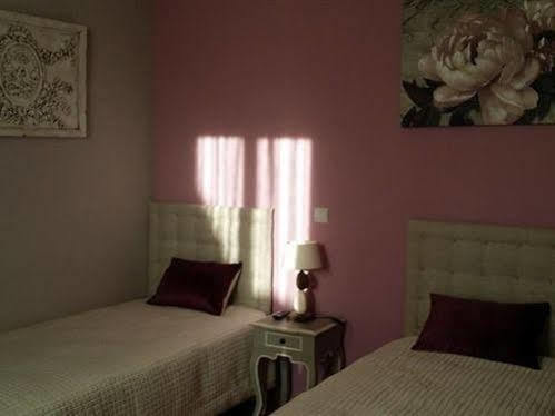 Les Portes Du Soleil Bed and Breakfast Capestang Esterno foto